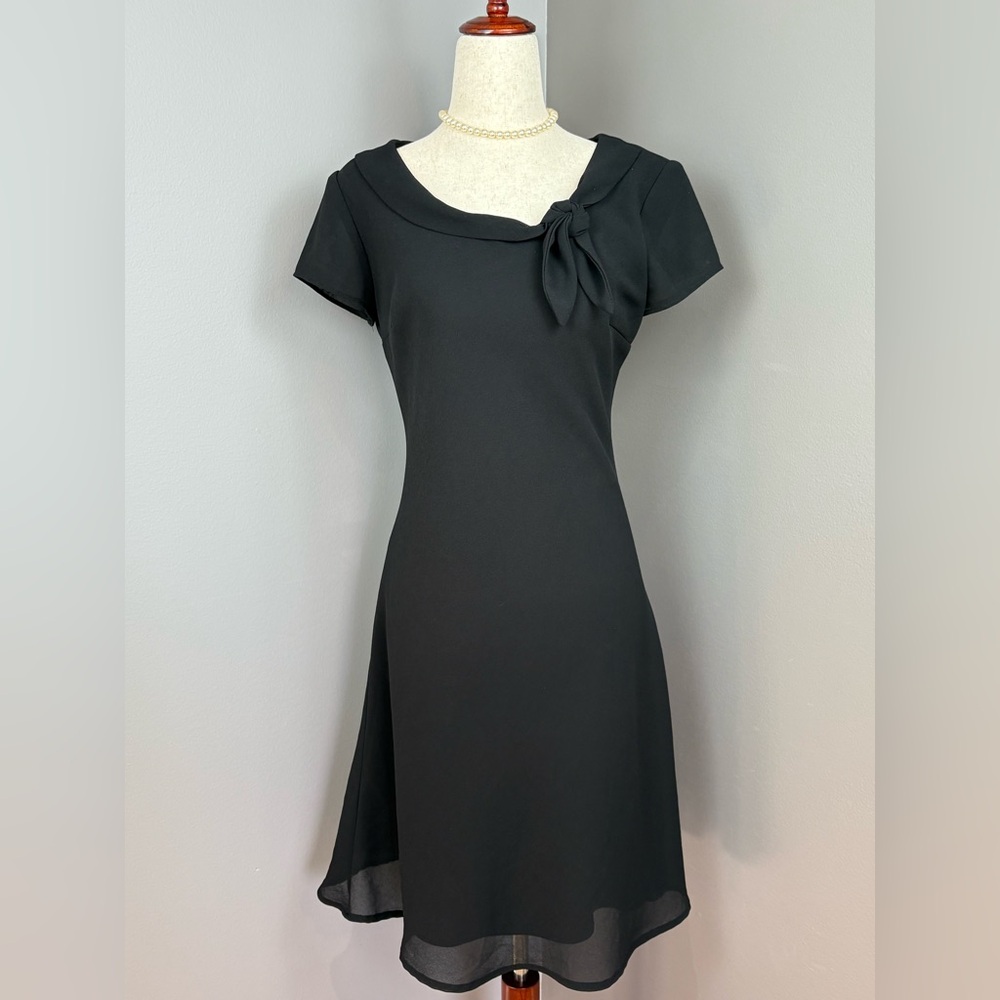 Vintage Fashion Bug Little Black Dress Sz 6 Black Fit and Flair Flattering LBD